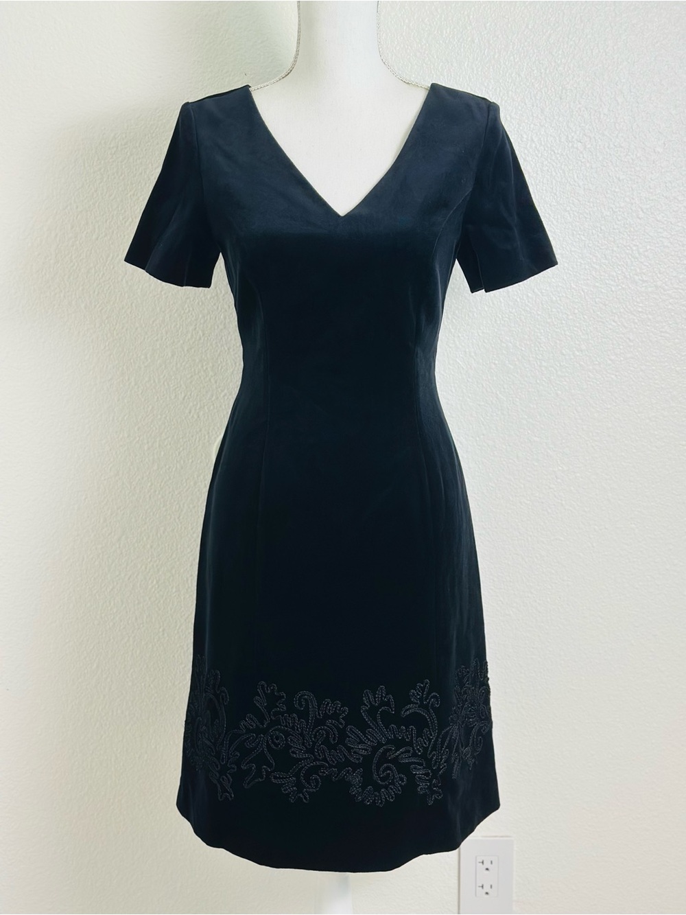 Vintage Laura Ashley Black Velvet Short Sleeve Dress Size US 4